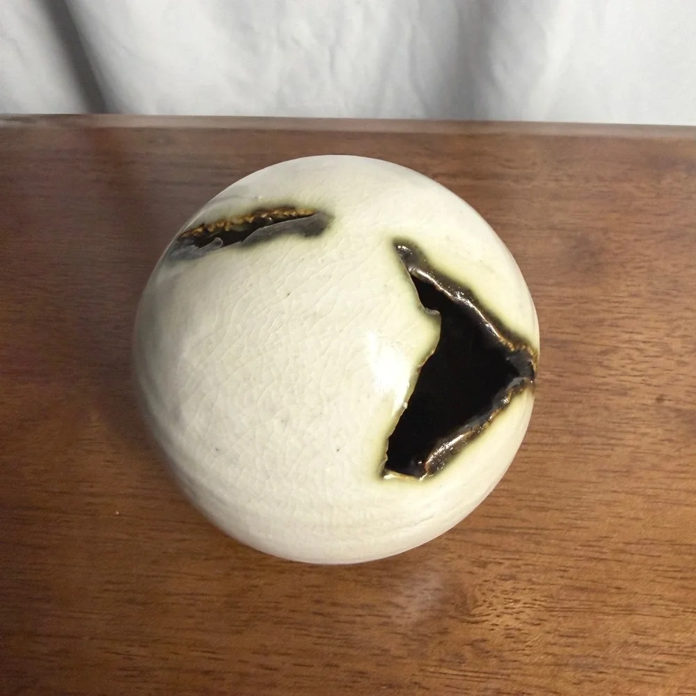 VTG Ceramic Scheurbol Torn Sphere Vase, Piet Knepper for Mobach Holland